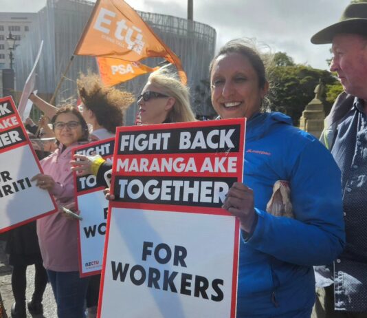 Fight back together for health workers