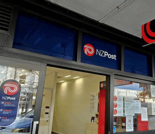 Ponsonby Post Office in Three Lamps