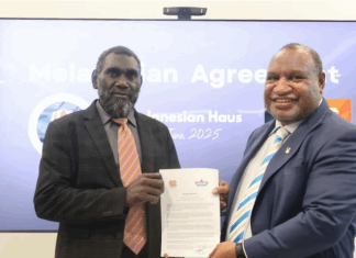 The Autonomous Bougainville Government President Ishmael Toroama (left) and PNG Prime Minister James Marape