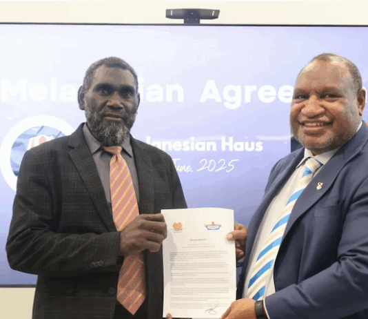 The Autonomous Bougainville Government President Ishmael Toroama (left) and PNG Prime Minister James Marape