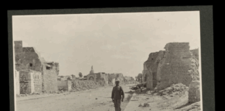 Caption reads "ruins of Gaza at the time of the Great Attack". 1917.