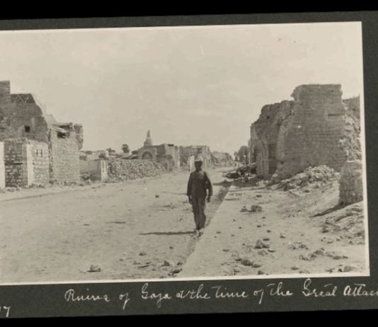 Caption reads "ruins of Gaza at the time of the Great Attack". 1917.