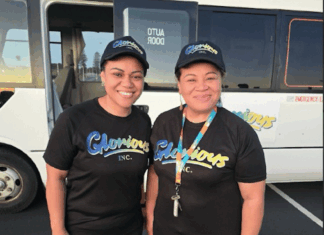 Glorious Tour is run by sisters Louisa Tipene Opetaia (left) and Ama Mosese from Māngere