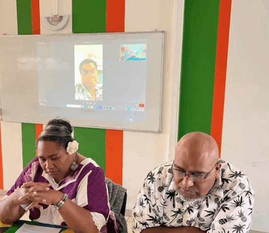 Laurie Humuni (RDO), spokesperson for the FLNKS political bureau (left) and UC's secretary-general Dominque Fochi