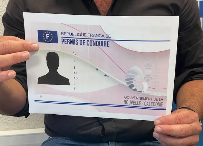 "Gone" . . . the vanishing French and New Caledonian flags symbolising partnership on the New Caledonian driving licence