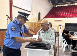 Assisting the elderly at Samoan pre-polling