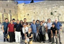 A photo of the Philippine media assembled by and flown to Israel