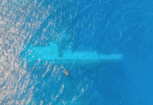 RNZN divers surveying the area around HMNZS Manawanui