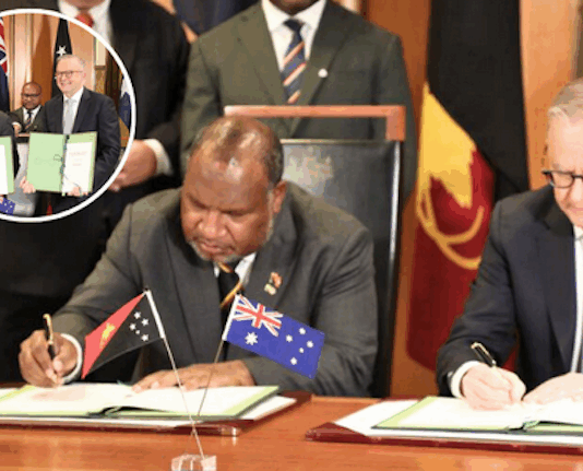 Signing the Pukpuk Treaty