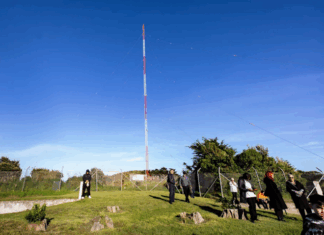 Ngāti Toa Rangatira celebrates return of sacred maunga Whitireia from RNZ RNZ will continue to lease back 12 ha of the regained Whitireia whenua