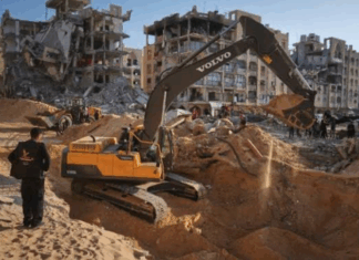 Despite limited Egyptian equipment entering the Gaza Strip to help with recovery efforts, Israel continues to block the entry of heavy machinery
