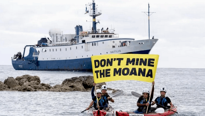 Cook Islands activists confront the EV Nautilus on its return to Rarotonga