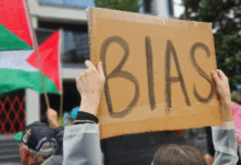 Censorship crusade: Israel targets platforms and online archives to ‘rewrite Gaza’ A pro-Palestinian protester outside the public broadcaster TVNZ in an Auckland demonstration