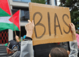 Censorship crusade: Israel targets platforms and online archives to ‘rewrite Gaza’ A pro-Palestinian protester outside the public broadcaster TVNZ in an Auckland demonstration