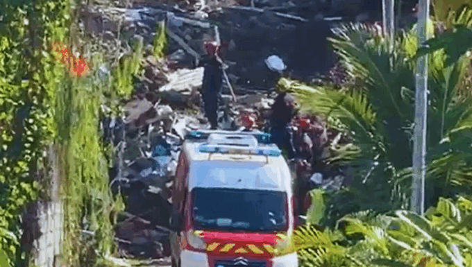 The Tahiti search operations involved about 200 emergency staff