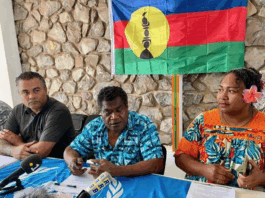 FLNKS president Christian Tein (centre) with Arnaud Chollet-Leakava and Laurie Humuni