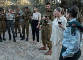 United Israel Appeal – Australian charity channels tax free donations direct to IDF soldiers Toasting the Jewish New Year with IDF lone soldiers