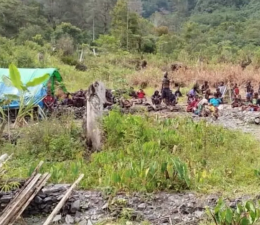 This photo was shared by ULMWP on 10 February 2026, claiming a makeshift refugee camp in Puncak Regency of West Papua was bombed
