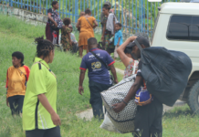 PNG families being evicted from Two-Mile settlement in Port Moresby