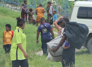 PNG families being evicted from Two-Mile settlement in Port Moresby