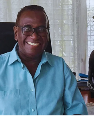 Solomon Islands National University's vice-chancellor Dr Transform Aqorau
