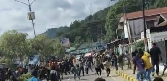 Indonesian police launch a brutal crackdown against Papuan protesters