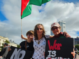 "War is stupid" . . . a message from three generations of New Zealand peace protesters