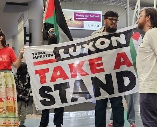New Zealand Gaza flotilla supporters welcome home two Kiwi activists from brutal Israeli detention at the weekend