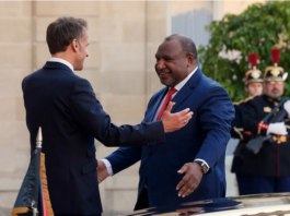 French President Emmanuel Macron and Papua New Guinea PM James Marape meeting