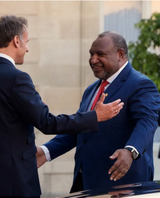 French President Emmanuel Macron and Papua New Guinea PM James Marape meeting