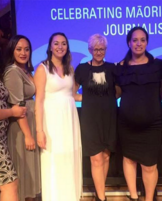 Maiki Sherman winning the Māori Journalist of the Year at the Ngā Kupu Ora Awards 2017