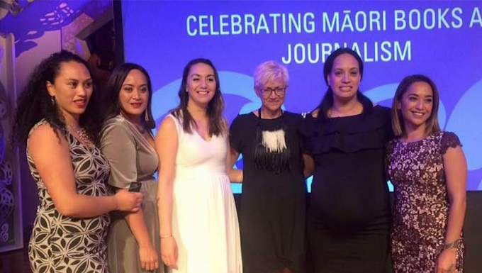Maiki Sherman winning the Māori Journalist of the Year at the Ngā Kupu Ora Awards 2017