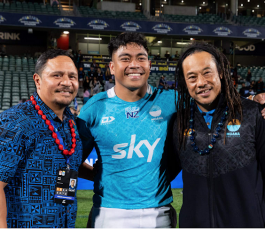 Moana Pasifika captain Miracle Fai'ilagi (centre) with head coach Tana Umaga (right) and talent manager Kevin Senio