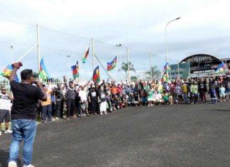 About 200 protesters in the Vallée-du-Tir yesterday marked the second anniversary of the pro-independence protests that erupted into riots in Nouméa