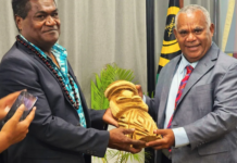 Vanuatu Prime Minister Jotham Napat (right) and FLNKS president Christian Téin during a meeting in Port Vila