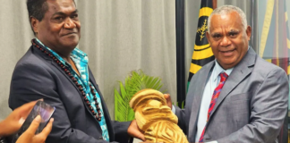 Vanuatu Prime Minister Jotham Napat (right) and FLNKS president Christian Téin during a meeting in Port Vila