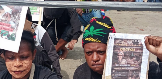 A free speech forum at Lingkaran Abepura in Jayapura last Monday