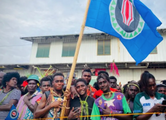 People queue to vote in Bougainville’s independence referendum