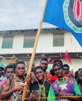 People queue to vote in Bougainville’s independence referendum