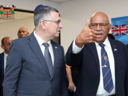 Israeli Foreign Minister Gideon Sa'ar (left) with Fiji Prime Minister Sitiveni Rabuka