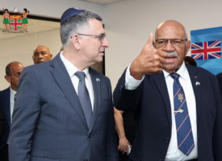 Israeli Foreign Minister Gideon Sa'ar (left) with Fiji Prime Minister Sitiveni Rabuka
