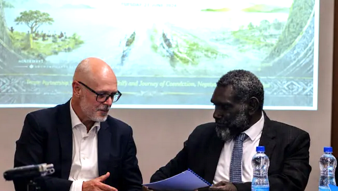 Bougainville President Ishmael Toroama (right)