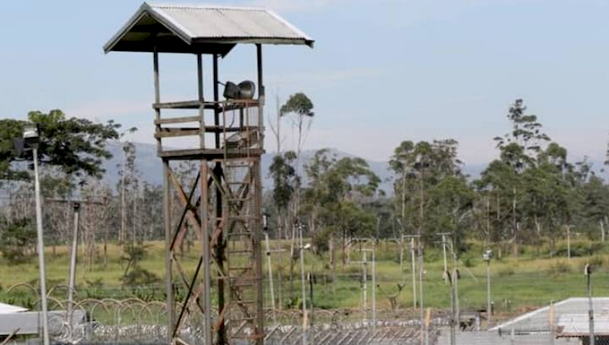 Three inmates, who scaled the fence at Baisu Prison, were shot dead