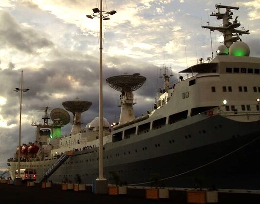 The Yuan Wang 2 Chinese satellite tracking vessel