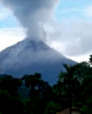 Bougainville's Mt Bagana volcano