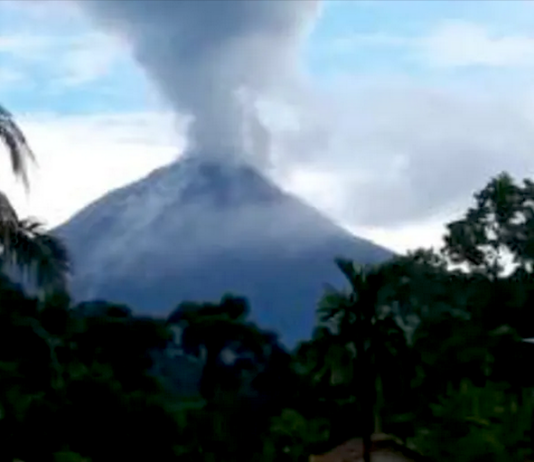 Bougainville's Mt Bagana volcano