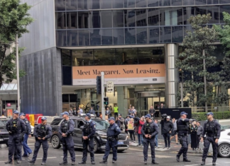 Heavy police presence as Jewish Australians protest against Israel outside the Royal Commission into Antisemitism