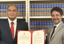 Tonga's Permanent Representative to the UN Viliami Va'inga Tōnē (left)