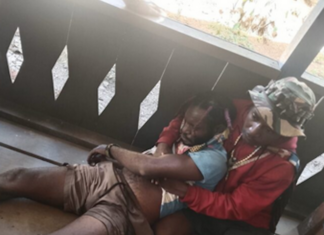 Indonesian soldiers accused of wounding two Papuan teenagers in Titigi A Papuan casualty on Monday