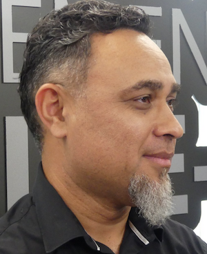 In cabinet, Johanito Wamytan (UC-FLNKS)